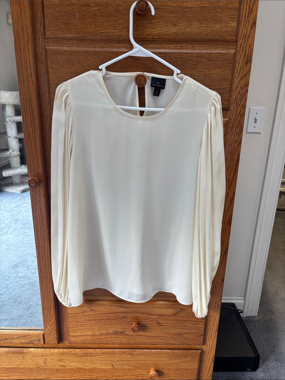 Worthington Cream Pleated-Sleeve Blouse